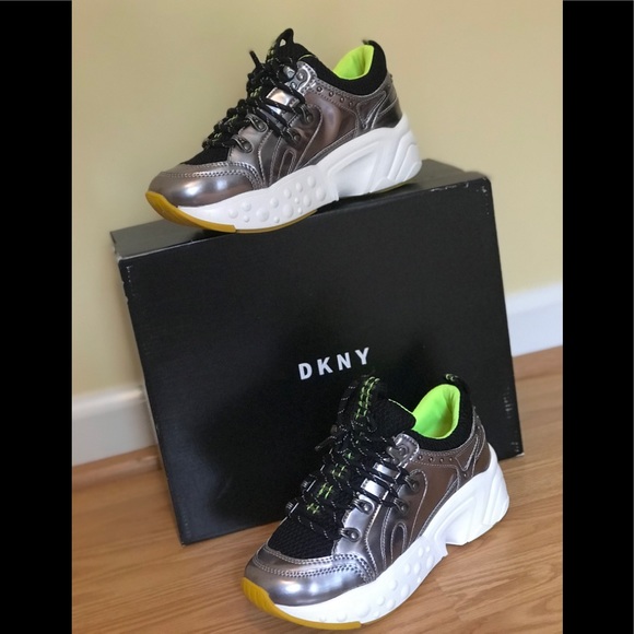 dkny avi sneaker